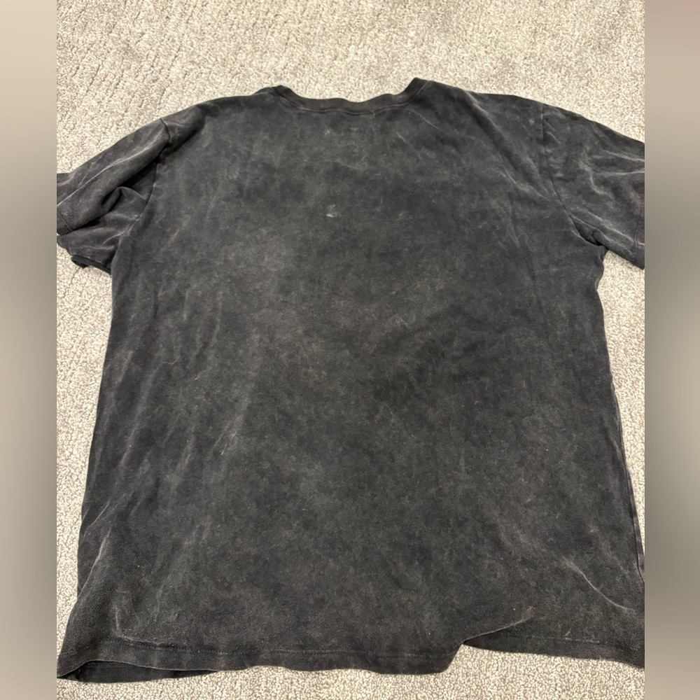 Hollister Graphic T-Shirt - Picture 3 of 3